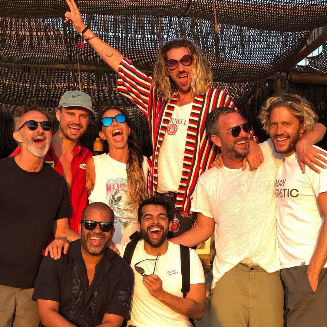 のインスタグラム：「Fun in the Sun #sunset #alemagou #partnersinshine  #partnersincrime」