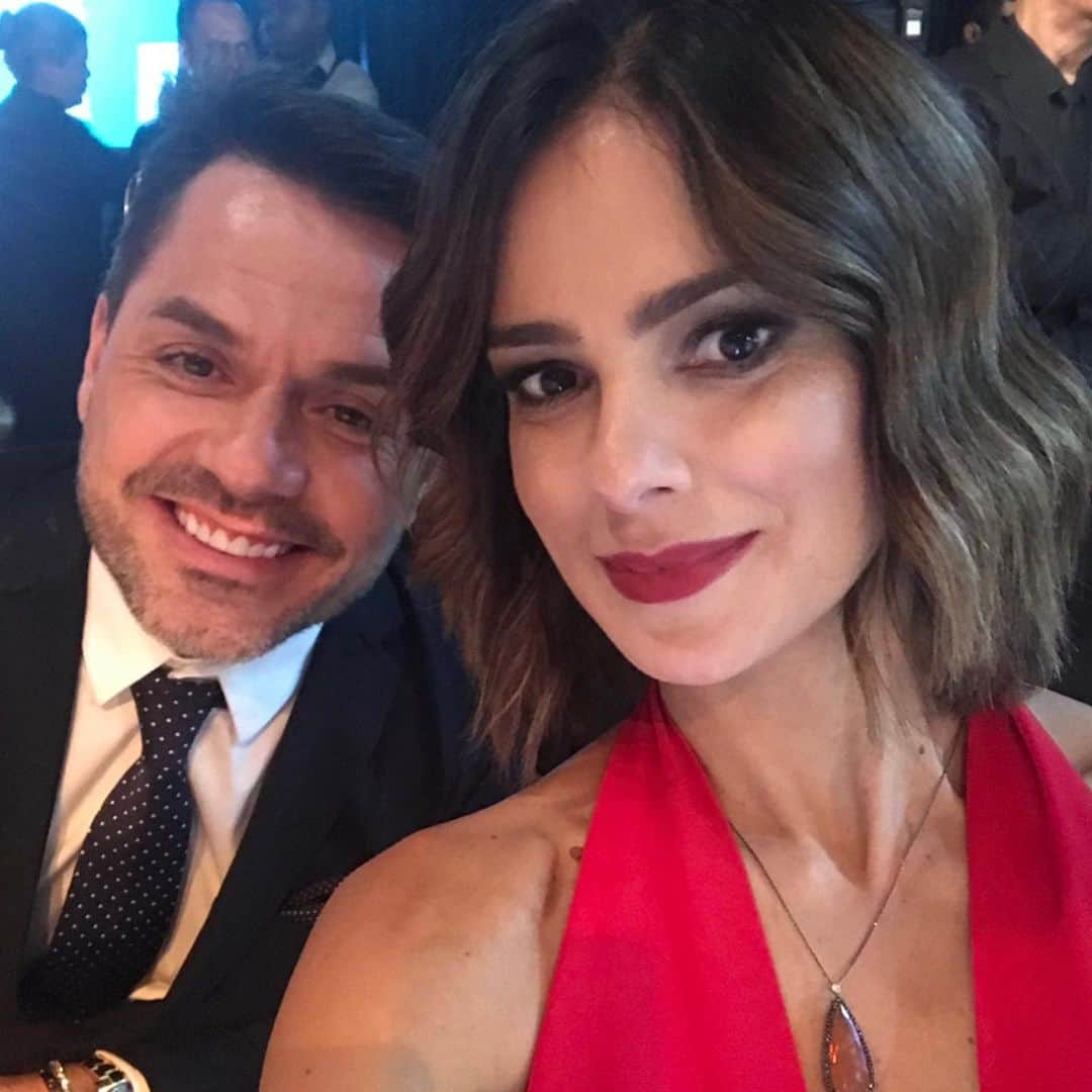 Vera Vielさんのインスタグラム写真 - (Vera VielInstagram)「Hoje é o dia desse ser humano maravilhoso , de um coração enorme , que eu tenho a sorte de ter como meu cunhado @danilofaro !!! Já são 22 anos de convivência, que delícia ter você sempre por perto  Obrigada por ser um tio tão incrível para as minhas filhas , um irmão e filho admirável 👏👏👏👏👏 Você merece toda felicidade do mundo , muita saúde e amor na sua vida ❤️ Parabéns pelo seu aniversário 🎂 🎂🎈🎈🎉🎉 Que Deus abençoe a sua vida 🙏🏻 Love you 💕💕」8月28日 19時41分 - veraviel