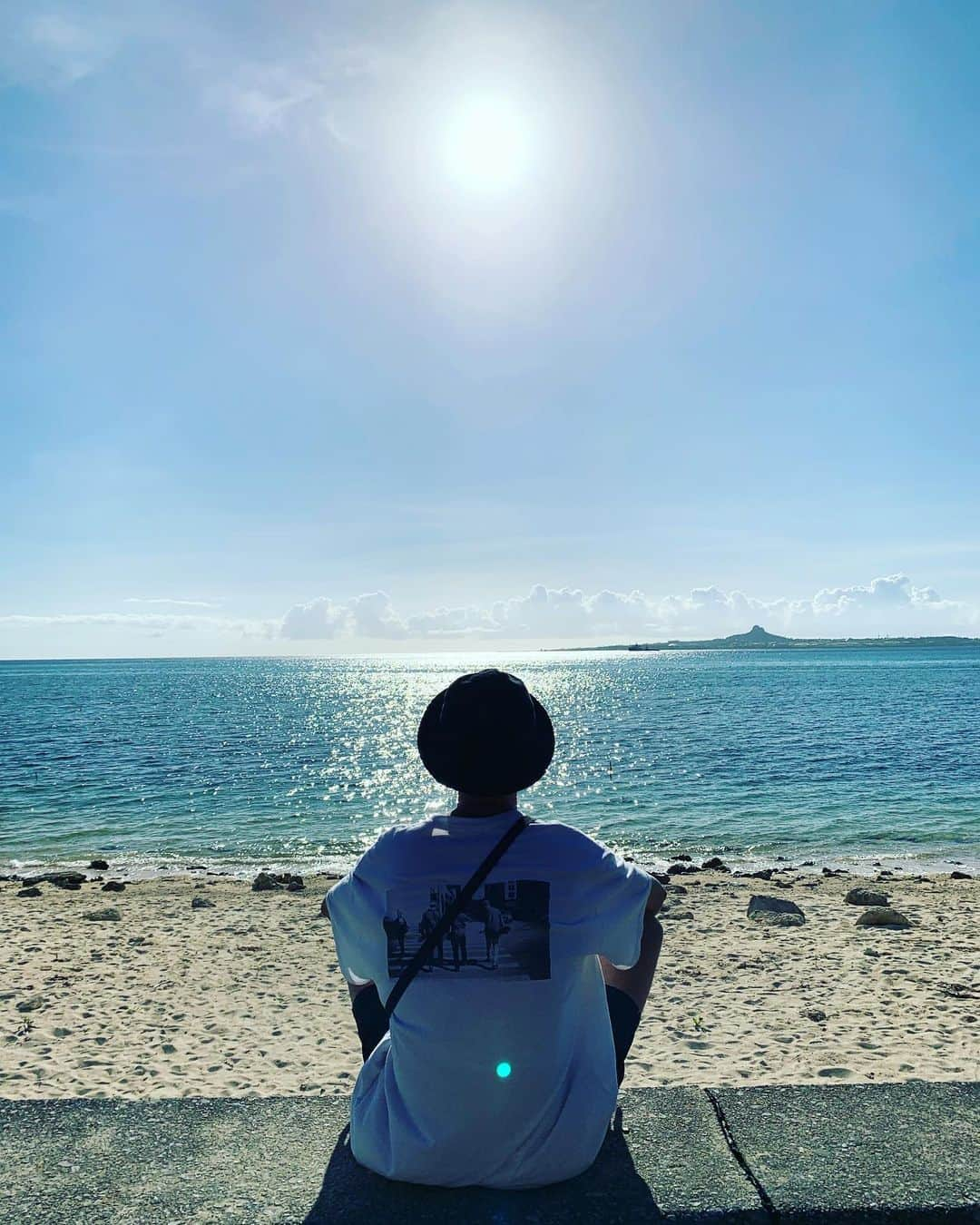 高木万平・心平さんのインスタグラム写真 - (高木万平・心平Instagram)「沖縄の海は何度見ても最高です⛱ とりあえず、日焼け痛い🌞shinpei  #twins #双子 #万平 #心平 #沖縄 #最高 #締めは #もちろん #マイハウス🥩 #ca4la  #H_beautyandyouth」8月28日 19時44分 - man_shin_takagi