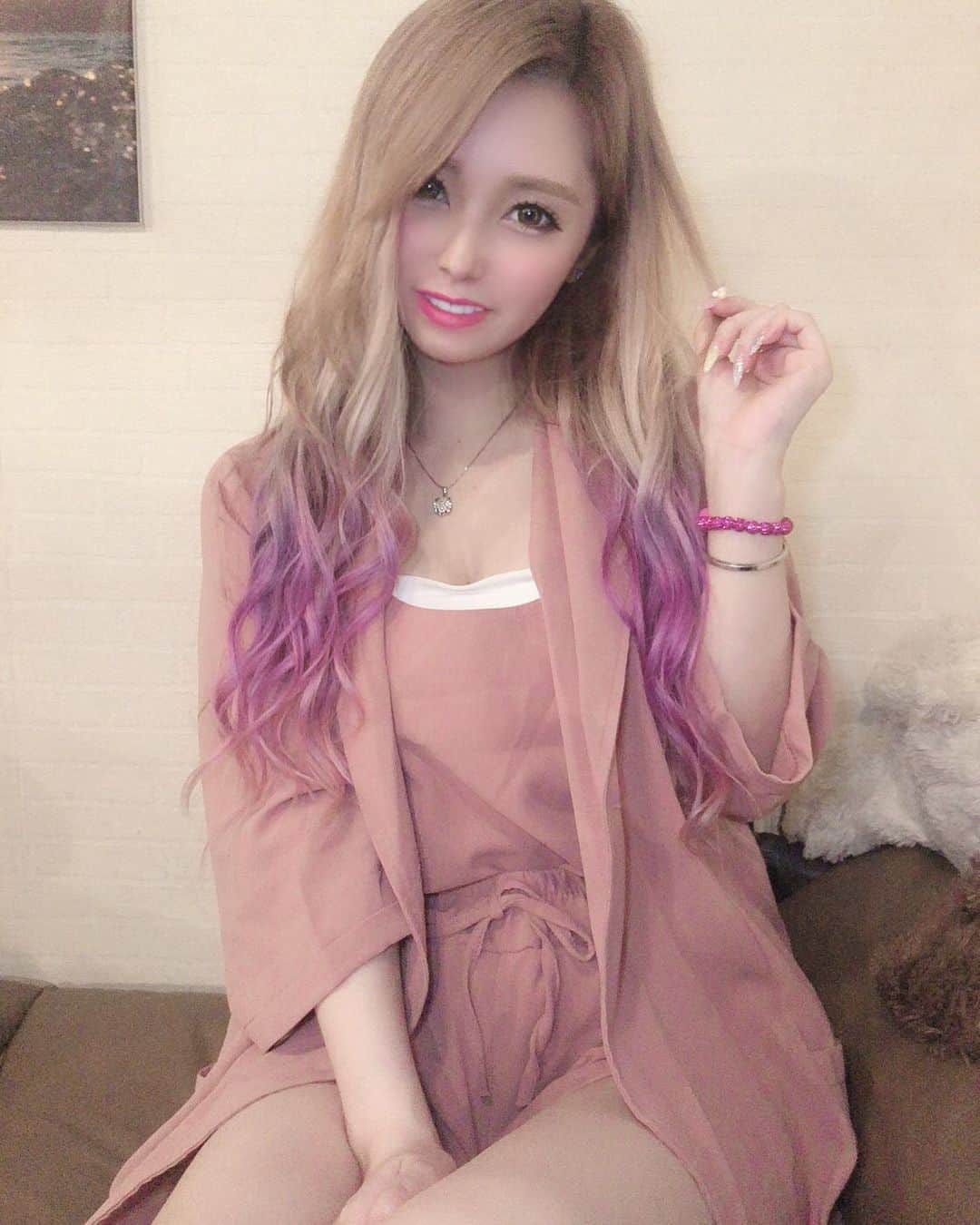 のインスタグラム：「@17kg_official 💋セットアップ楽💋 ️ #instafashion #fashion #code #reddress #ootd #패션 #코디 #패션스타그램 #코디스타그램 #오오티디 #👗」