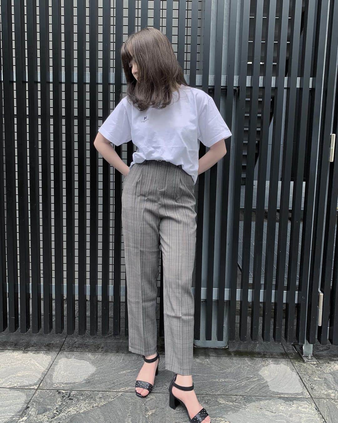 おもてちゃんのインスタグラム：「. m_mignonのサイト更新されているよ〜 Tシャツはカラバリもデザインも今後増やしたいね〜 . コメ返しよ〜ひとりひとつね✉ #m_mignon」
