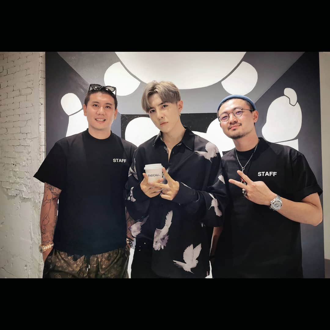 ダンソン・タンのインスタグラム：「很棒的展 很棒的地方 ✖✖ #北京 #endcall #endcall&friends #bearbrick #HOTHEART #SEVENDAYS #唐禹哲」