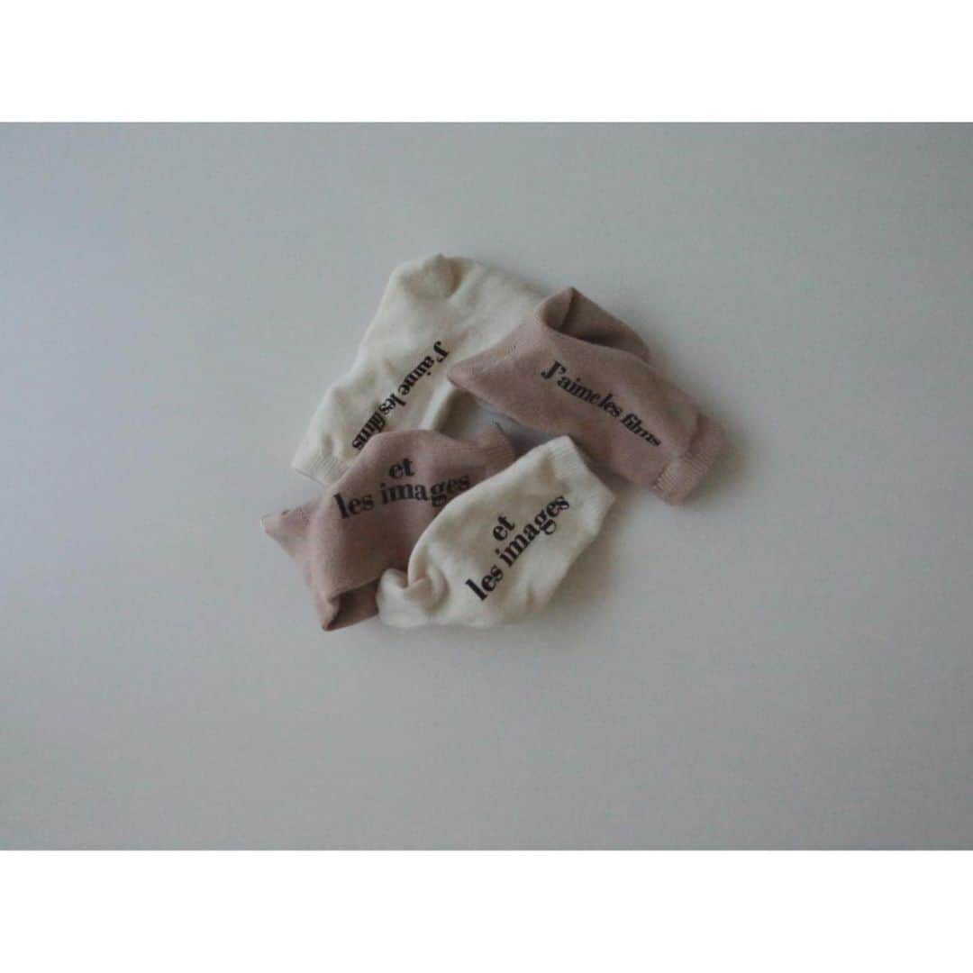 monmimi1さんのインスタグラム写真 - (monmimi1Instagram)「. . 明日の新商品2 . film image socks . 去年の夏 映画 と 写真が 大好きな子達のための film image Tシャツを 製作 販売 させていただきましたが 今年は 敢えて 靴下として みなさんと お会いできることと なりました。 2カラー1セット 大人サイズも ご用意しました^_^ 気に入って いただけると また また 幸いです🙈 . . . . .」8月28日 19時53分 - monmimi1