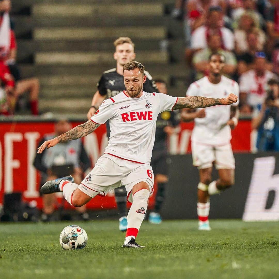 マルコ・ヘーガーのインスタグラム：「🕺🏻⚽️ @fckoeln  #effzeh #blessed #positivevibes #mood #together #team #mh6 #liebedeinestadt #cologne」