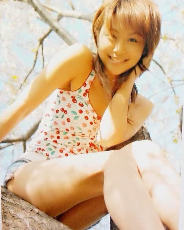 水上真理さんのインスタグラム写真 - (水上真理Instagram)「15年前の写真を発見✨ . 懐かしいなぁ☺️✨ . #15年前 #なつかしい #smile #桜 #memory」8月28日 20時04分 - mari_komorebi