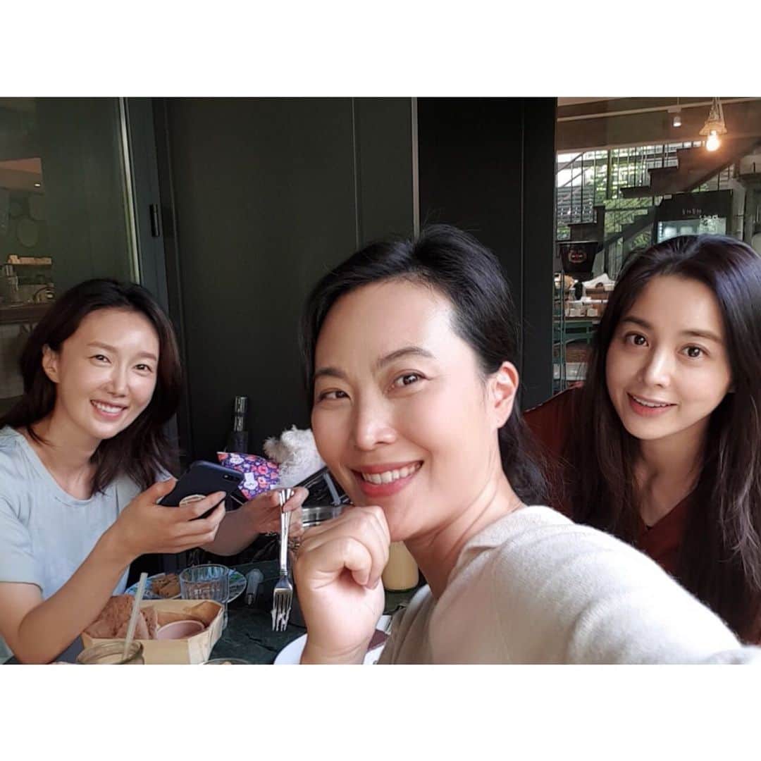 ソ・ヨンヒのインスタグラム：「#시크릿마더#동생들😘 #역시#급만남#최고 #연락만주십쇼」