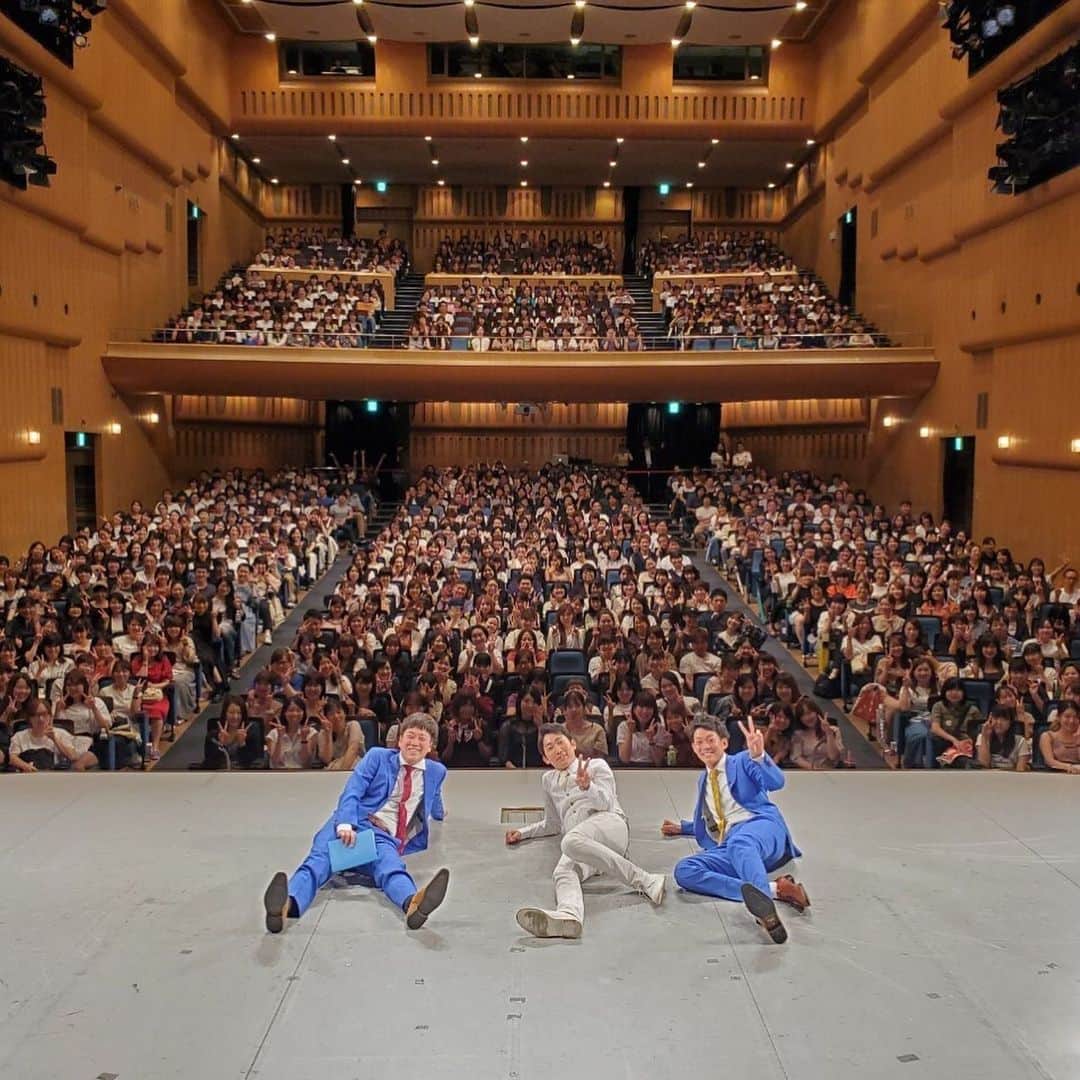 羽尻紘規のインスタグラム：「． NGK単独ありがとうございました！ ゲストにNONSTYLEの石田さんに来ていただき一緒に漫才させてもらいました！🤭🤭🤭 なんじゃそれ！レア過ぎるやろ！㊗️ 来年もまたNGKで皆さんお会いしましょう！🐸」