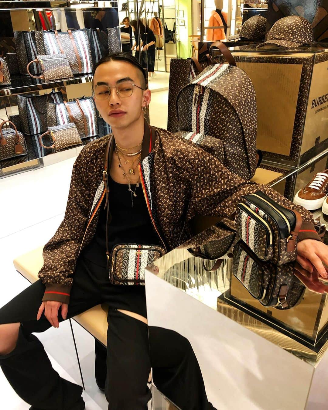 Nao Takahashi SHIMA Harajukuさんのインスタグラム写真 - (Nao Takahashi SHIMA HarajukuInstagram)「#burbury 💔 Monogram collection  @burberry pop-up on  Gsix 2F from “today 8/28”  #thomasburberrymonogram #TBRT」8月28日 20時46分 - naotakahashi31