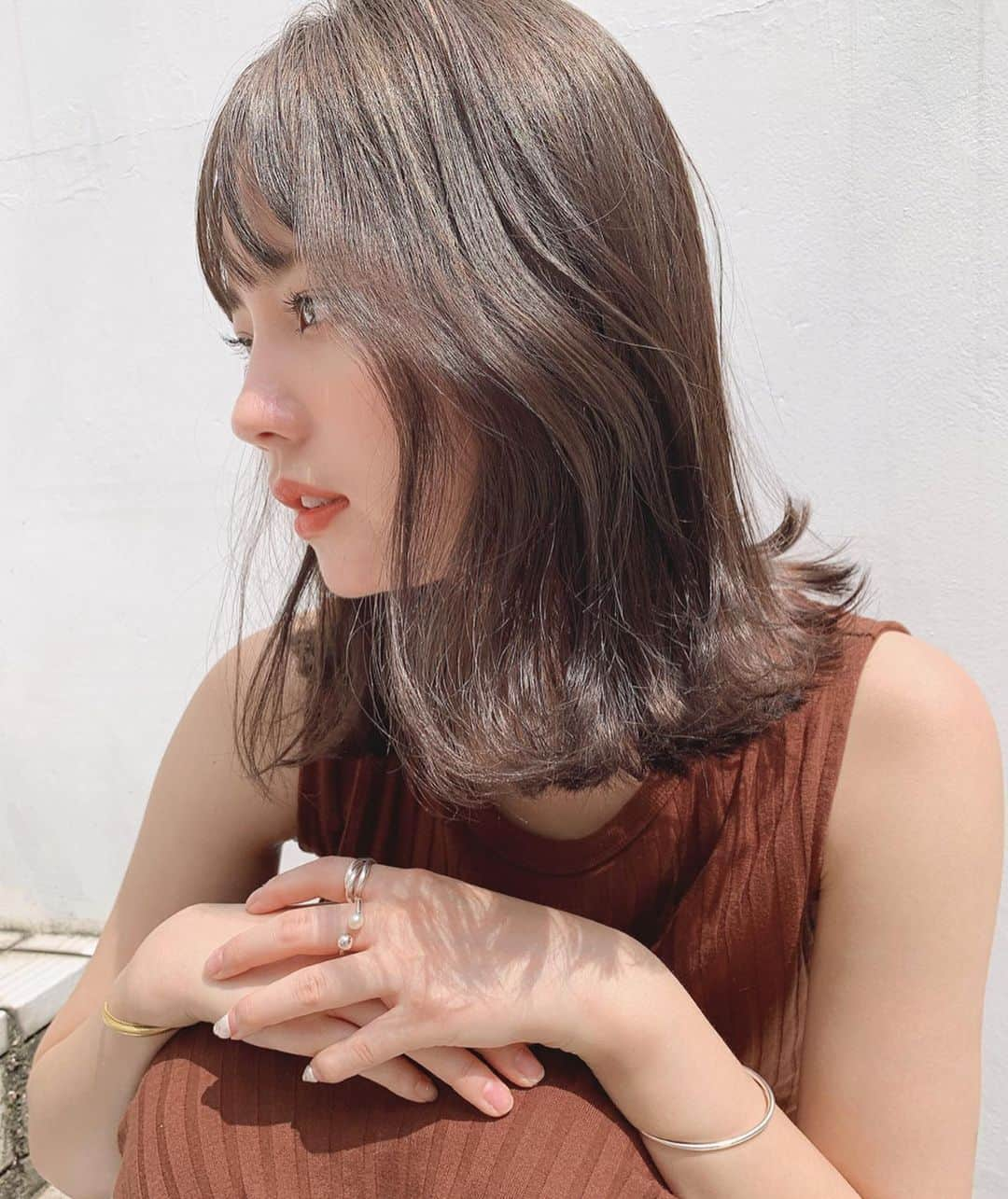 NANAMIさんのインスタグラム写真 - (NANAMIInstagram)「最近のヘアケア事情🌿 いつも使ってるDianeの新商品ミラクルユーを 使ってみてるよ❤︎ 髪色がかなり落ちやすい髪質だからカラーを綺麗にキープしてくれるシャンプーはかなり重要 ☺︎ 髪も伸びてきたから毛先の切れ毛が気になってたんだけど今、使い始めて1週間くらいなんだけどかなり毛先がしっとりしてまとまりやすくなってきたよ！！ 使い続けるのが楽しみ ♡  ななも最近知ったんだけど ギーオイルってバターから作られた栄養豊富なオイルが美容にすごくいいらしくそれを配合してるみたい ♡♡ 髪が改善されてきたらまた報告します〜〜 🛁 @dianeperfectbeauty #ダイアン #ダイアンパーフェクトビューティー #ミラクルユー #ギーオイル #シャンプー #ヘアマスク #枝毛補修 #カラープロテクト #ダメージリペア #nanaのすきなもの」8月28日 20時51分 - nanami023