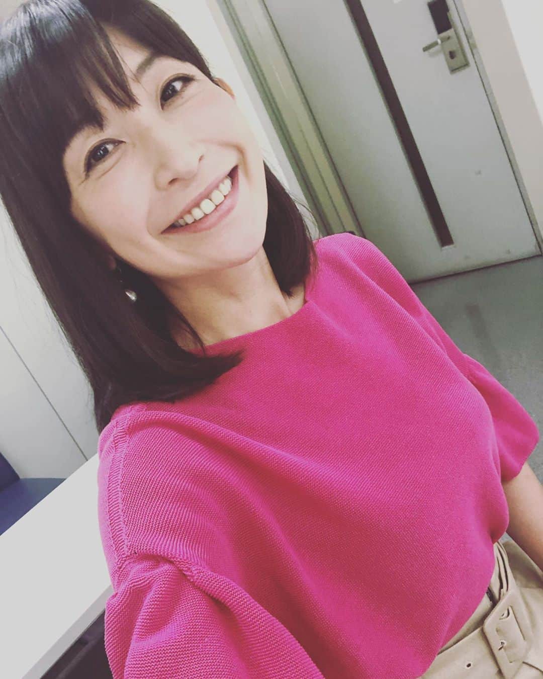 小野真弓さんのインスタグラム写真 - (小野真弓Instagram)「こんばんは🌜 今日も楽しい撮影でした^_^ またまたとってもいいものばかりで、欲しいものばかりの、いいものプレミアム。。🛍✨🤤 お買い物に行っているのか、仕事で行っているのか、😂 #フジテレビ#ノンストップ#いいものプレミアム  #小野真弓#ピンク」8月28日 20時52分 - hanaharuaroi