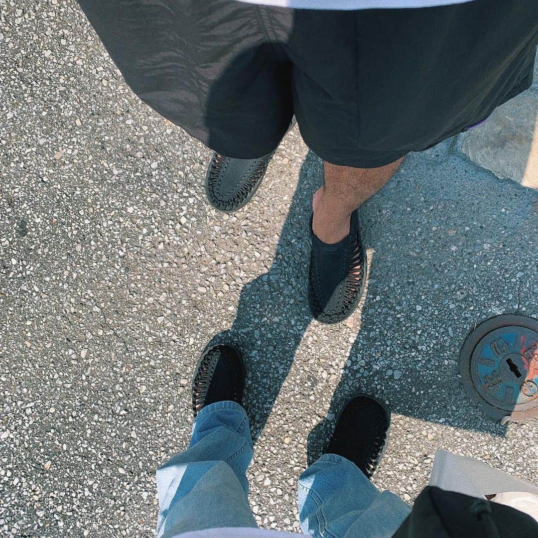 sayocoのインスタグラム：「我が家で空前のブーム👟🖤 #keen」