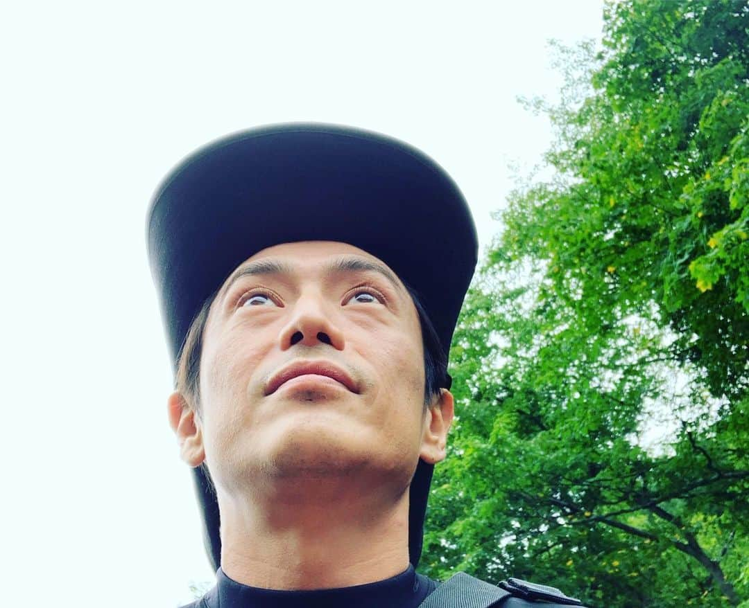 伊勢谷友介さんのインスタグラム写真 - (伊勢谷友介Instagram)「雨と間隙を縫って、先ず一漕ぎ〜！ ちゃんと落ちる準備して、落ちないやつ。 SOYOU STICKさんにニューパドルを贈呈頂きました！驚きの軽さと漕ぎ心地〜💗 しかも美しい。ありがとうございます！ #soyoustick  #new #paddle #お気に入り」8月28日 21時01分 - iseya_yusuke