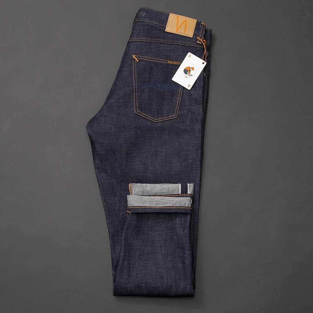 のインスタグラム：「Steady Eddie II Dry Ace Selvage has landed!  Sturdy, 14.2 oz, redcast #selvage denim woven by #AmhotMills in Osaka, Japan.  UNEVEN YARN 20 DIPS IN PURE INDIGO SAKURA SELVAGE ID 100% ORGANIC COTTON  The naturally slubby yarns, woven under low-tension has produced the perfectly chunky and uneven surface structure. A true denim masterpiece. Let the break-in begin!  Now available at all Repair Shops and nudiejeans.com . . . #nudiejeans #steadyeddieii #organicdenim」