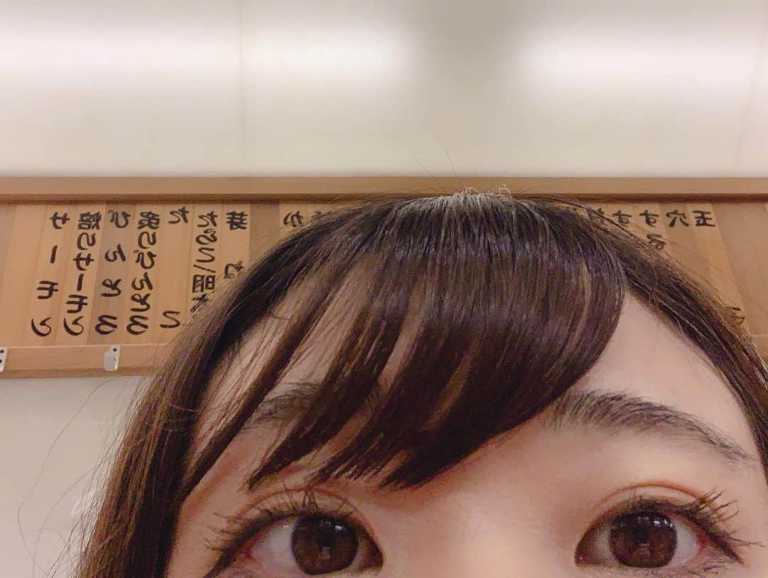 福島ゆかさんのインスタグラム写真 - (福島ゆかInstagram)「この前、取材チームでいただいたお寿司です🍣 やっぱりお寿司はジャパニーズの心ですな。 3、4枚目はどれを食べようか迷っているワタクシ  以下、私が食べたお寿司🍣🍣🍣 #マグロ #炙りサーモン #ホタテ #生たこ #いか #中トロ #炙りえんがわ #炙り馬刺し #鰻 #鯵  #お寿司 #寿司 #和食 #グルメ #instafood #魚 #おいしい #粋だね #ジャパニーズ」8月28日 21時04分 - yuka_fukushima_