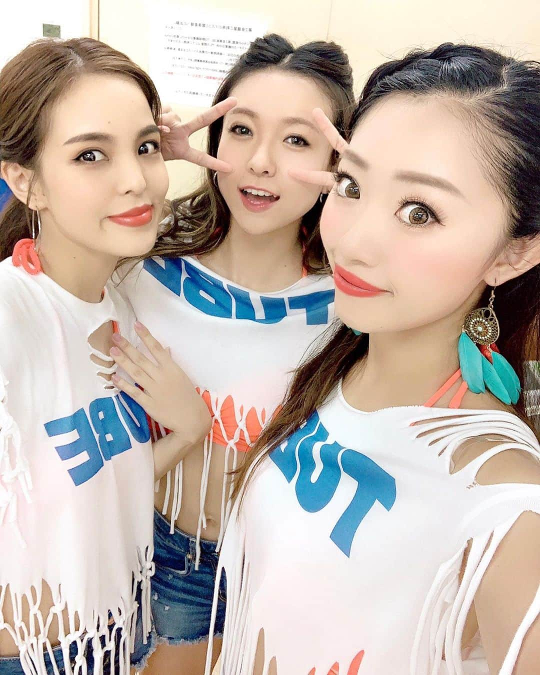 駄原杏里沙さんのインスタグラム写真 - (駄原杏里沙Instagram)「＊ 毎年可愛くなっていく  #tube Tシャツ 👕🌺💕☀️ ・ ・ てか、てか、 来月・再来月は生徒ちゃんの イベント盛りだくさんで この時期バタバタ😛🌈幸 今年は12作品無事完成💓😭 本番が楽しみだぁーー🥺 ・ ・ #tube#yokohama#yokohamastadium  #live#dancer#summer#instagood  #natsunoomotenashi #l4l#likeforlikes#followme #横浜スタジアム#横浜#チューブ #ハマスタ#ツアーダンサー#令和最初の夏  #夏といえばtube#カメラ女子  #いいね#いいね返し#フォロミー」8月28日 21時09分 - arisadahara_bl8m