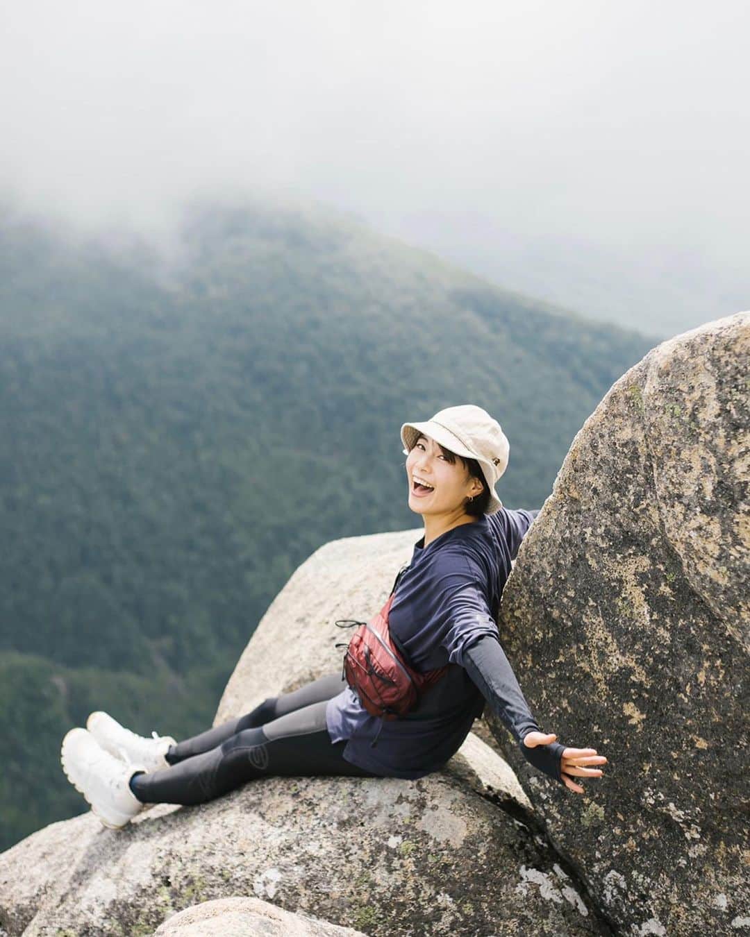 中村優さんのインスタグラム写真 - (中村優Instagram)「昨日は瑞牆山へ⛰ コースタイムは登りで約2時間半、下りで約2時間。急登で時間の割にはかなりきつかったー！岩場が多いので両手もしっかり使ってガシガシ登るのは疲れるけど楽しい✨ @orangebackpackers #優trekking」8月28日 21時25分 - nkmr_yu