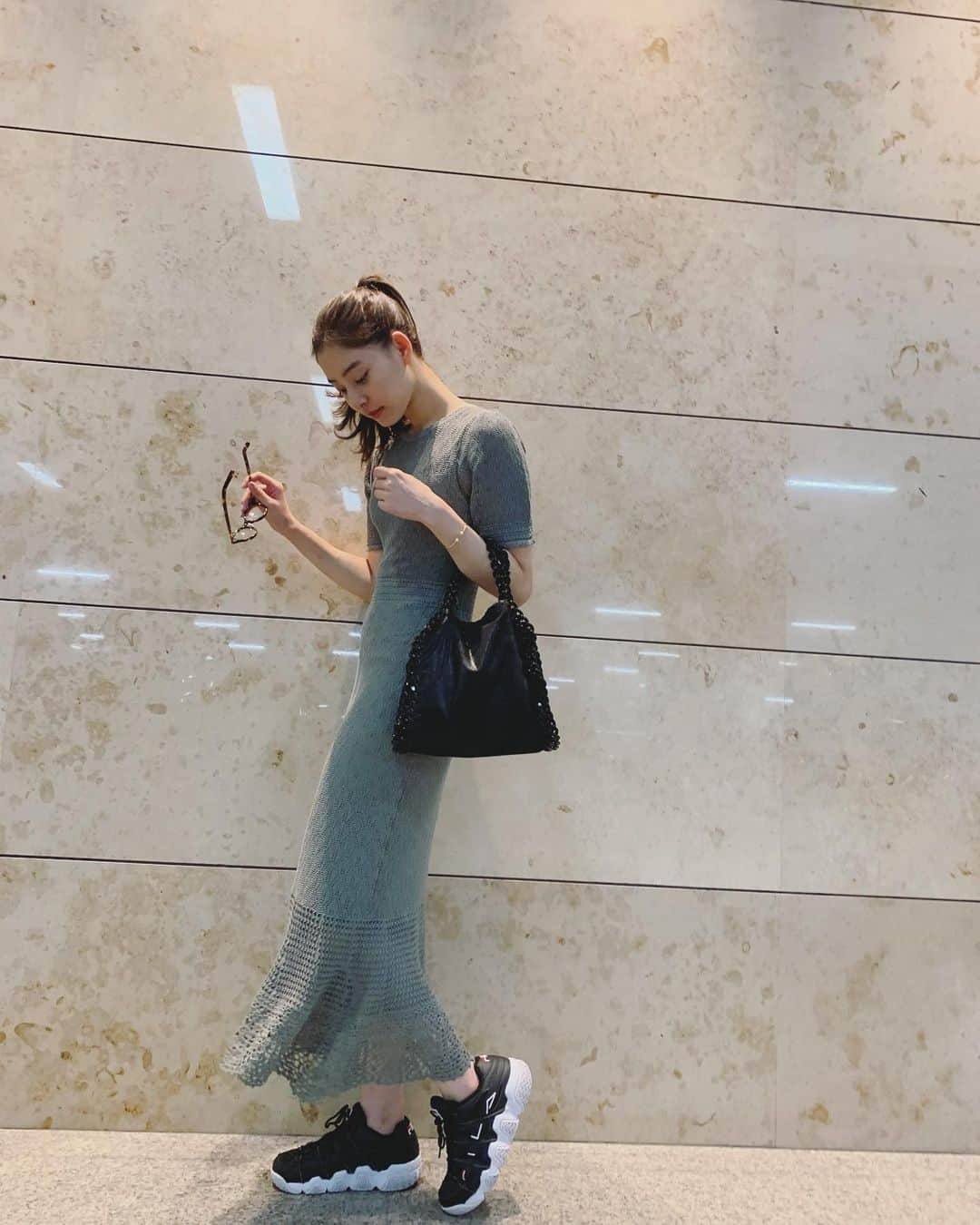 新木優子さんのインスタグラム写真 - (新木優子Instagram)「私服  onepiece : @snidel_official  shoes : @fila_japan_official  bag : @stellamccartney」8月28日 21時35分 - yuuuuukko_