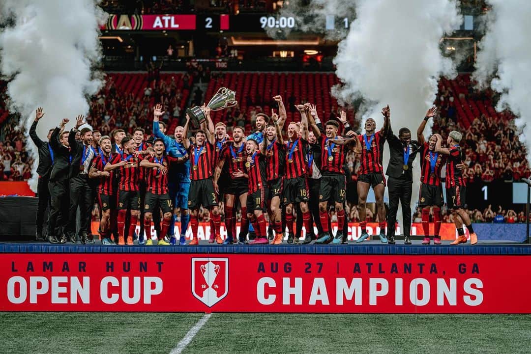 のインスタグラム：「What a night! Another 🏆 thank you to all our fans for getting us to the final whistle! 👏👏👏 @atlutd @opencup」