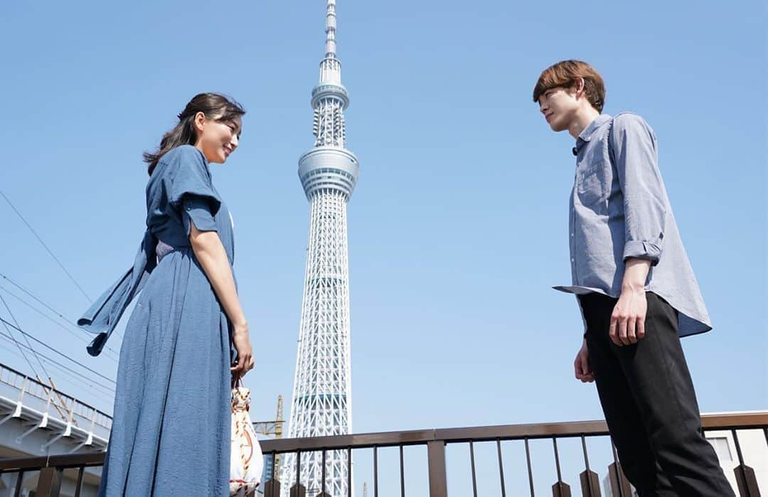 日本テレビ「偽装不倫」のインスタグラム：「‪💍今夜放送‼️第8話💍‬﻿ 「本当は独身なんだ」と丈(#宮沢氷魚)にメールを送り、既読になったものの返信が来ず落ち込む鐘子(#杏)。一方の丈は、丈の病気のことを知った灯里(#MEGUMI)からある秘密を知らされる。そして悩んだ末にそれぞれある決意をした鐘子と丈は、2人きりで会うことに…﻿ ﻿ #偽装不倫 #今夜10時 #日テレ﻿ #YLAB #LINEマンガ #文藝春秋﻿ #東村アキコ﻿ ﻿ ★第8話のPR動画&あらすじは﻿ 下記の番組ホームページから👇﻿ 【公式HP】﻿ https://www.ntv.co.jp/gisouhurin/」