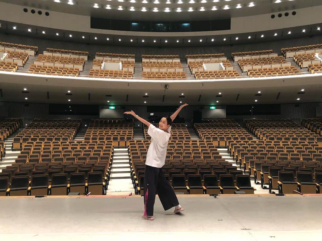 高嶋香帆のインスタグラム：「「志村魂」「志村けん笑」 無事に終わりました❣️ . この舞台が終われば夏の終わり！ 今年もあっという間に時間が過ぎて行きました☺️✨ . 寂しい気持ちになりますが、また皆様にお会い出来ることを祈って！🙏 . お疲れ様でした😊✨」