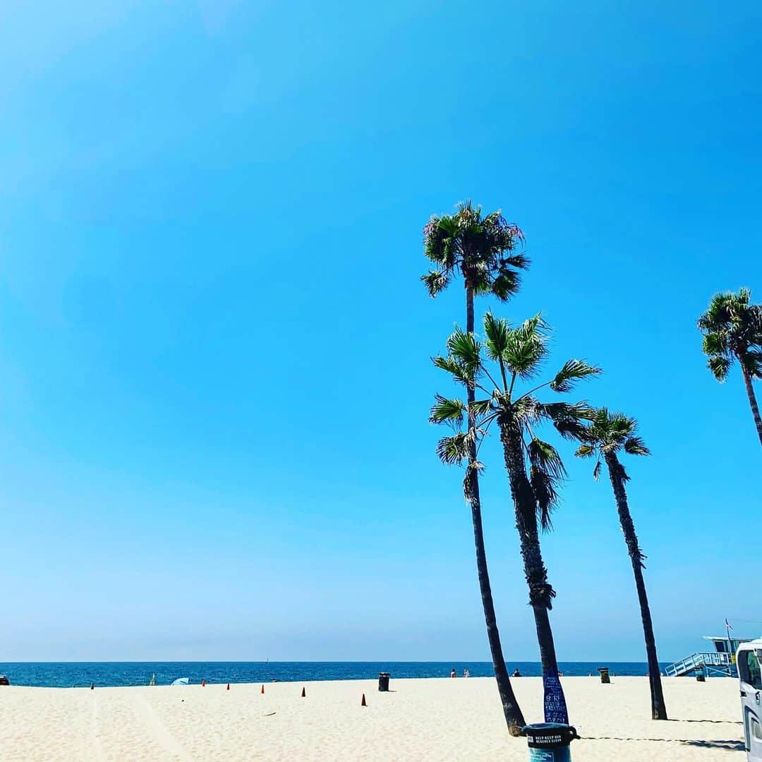渋谷慶一郎のインスタグラム：「Finally I take day off here Venice Beach!!Music for Mandala初披露終えてベニスビーチで泳ぎまくり。結構日焼けして背中痛い。この後、ダウンタウン界隈に移動して打ち合わせdays」