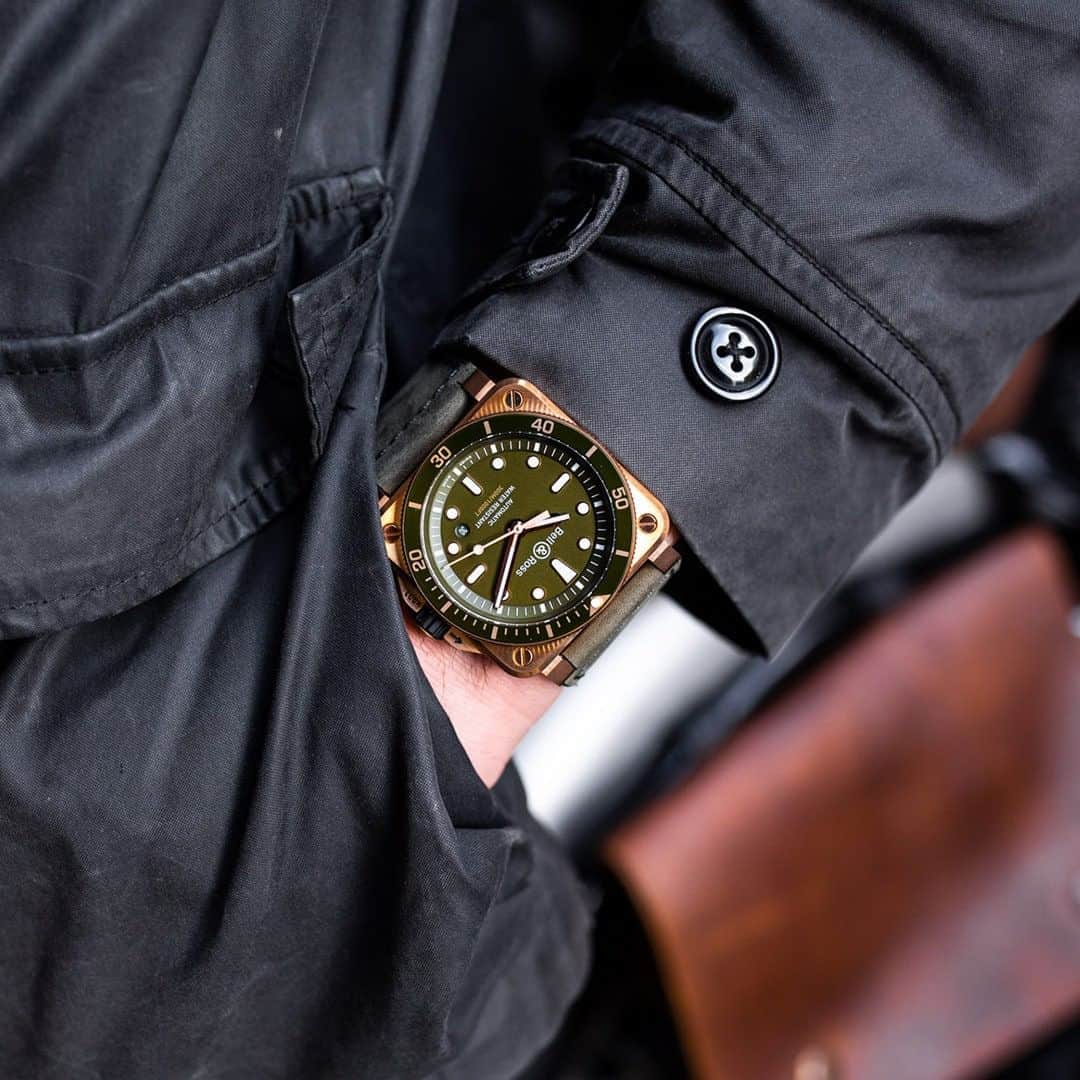 ベル&ロスさんのインスタグラム写真 - (ベル&ロスInstagram)「The khaki leather strap of the BR 03-92 Diver Green Bronze confirms the watch’s genuine vintage spirit. 📷 @lesrhabilleurs #BRmanifesto #timeinstruments #fromthecockpittothewrist #BR0392 #BR0392Diver #diver」8月28日 22時00分 - bellrosswatches