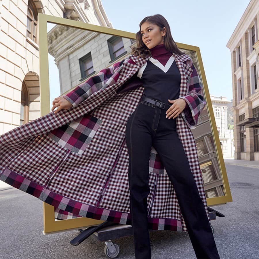 Tommy Hilfigerさんのインスタグラム写真 - (Tommy HilfigerInstagram)「Discover a new take on Power Dressing. #TommyXZendaya Fall 19 is coming soon! @Zendaya #PowerDressing」8月28日 22時02分 - tommyhilfiger