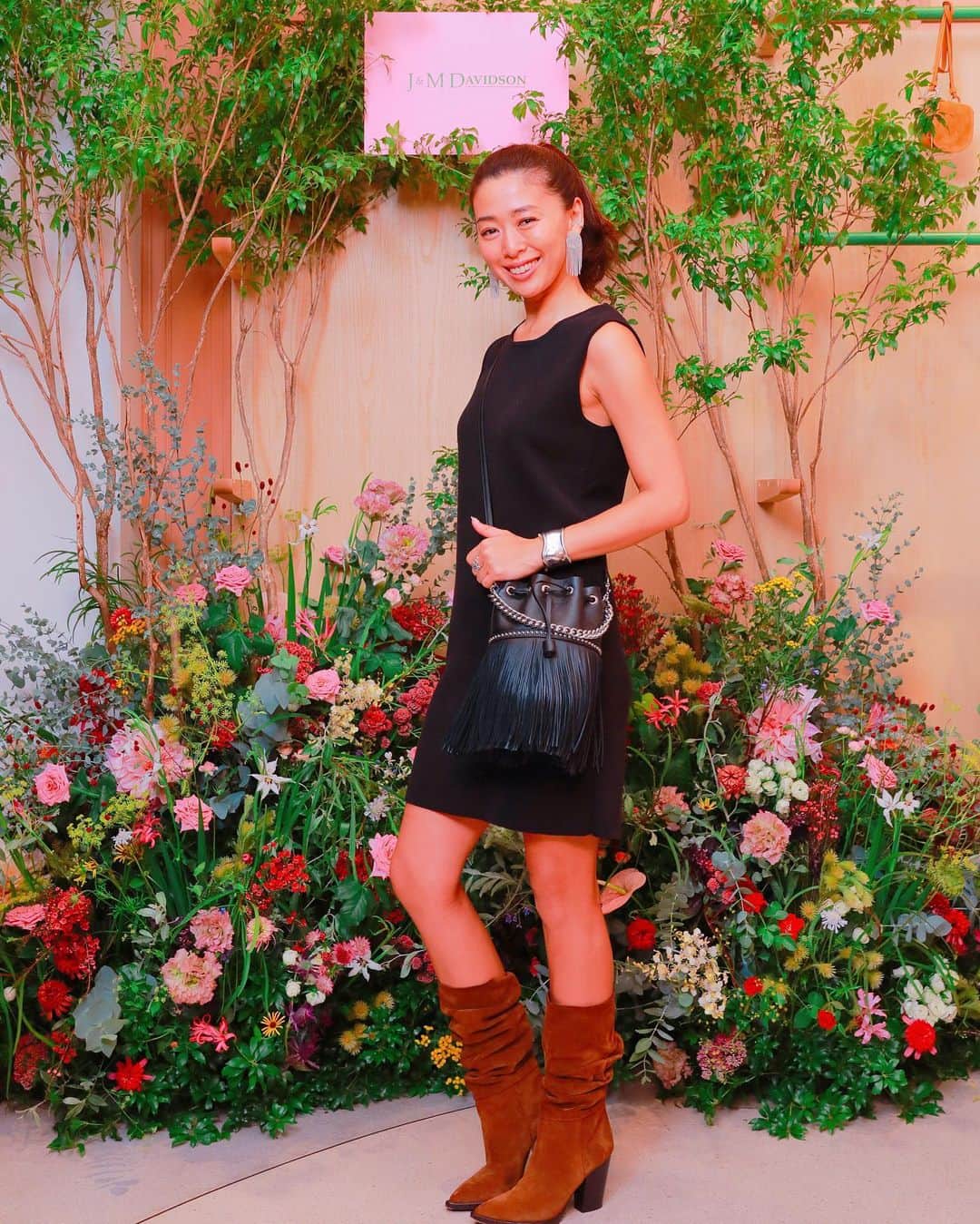 のインスタグラム：「Hello 🙋 @jandmdavidson ！ リニューアルした青山のshopのpartyへお邪魔しました🚶‍♀️ フリンジbag大好き♡👯‍♀️ #jandmdavidsonjapan  #jandmdavidson」