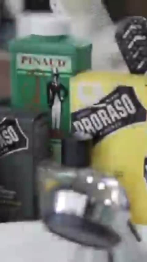 Proraso Japanのインスタグラム：「原宿にオープンした当初よりクラシカルバーバースタイルが人気を博し、確固たる地位を確立してきたMR.BROTHERS CUT CLUB さまとのコラボ動画です。  原宿にオープンした新店舗では、理容店として、そしてPRORASOのアンバサダーとして、 PRORASOを使った本格的なShavingがお受けいただけます！ 是非本物のバーバーショップを体感しに、そしてシェービング前後の顔立ちの変化を楽しみにお越しくださいませ。  MR.BROTHERS CUT CLUB - 原宿2号店 - 〒150-0001 東京都渋谷区神宮前6-14-12  TEL 03-6452-6242」