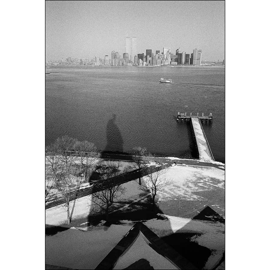 ballerina projectさんのインスタグラム写真 - (ballerina projectInstagram)「In January of 1996 I moved to New York City. Today I will be moving back to my hometown and starting another chapter. NYC was one of the original elements that inspired the Ballerina Project and was a backdrop for a number of our images. It is bittersweet leaving this city after all this time. The first image of this collection was photographed on my first day in New York City back in January of 1996. #ballerinaproject #ballerinaproject_」8月28日 22時32分 - ballerinaproject_