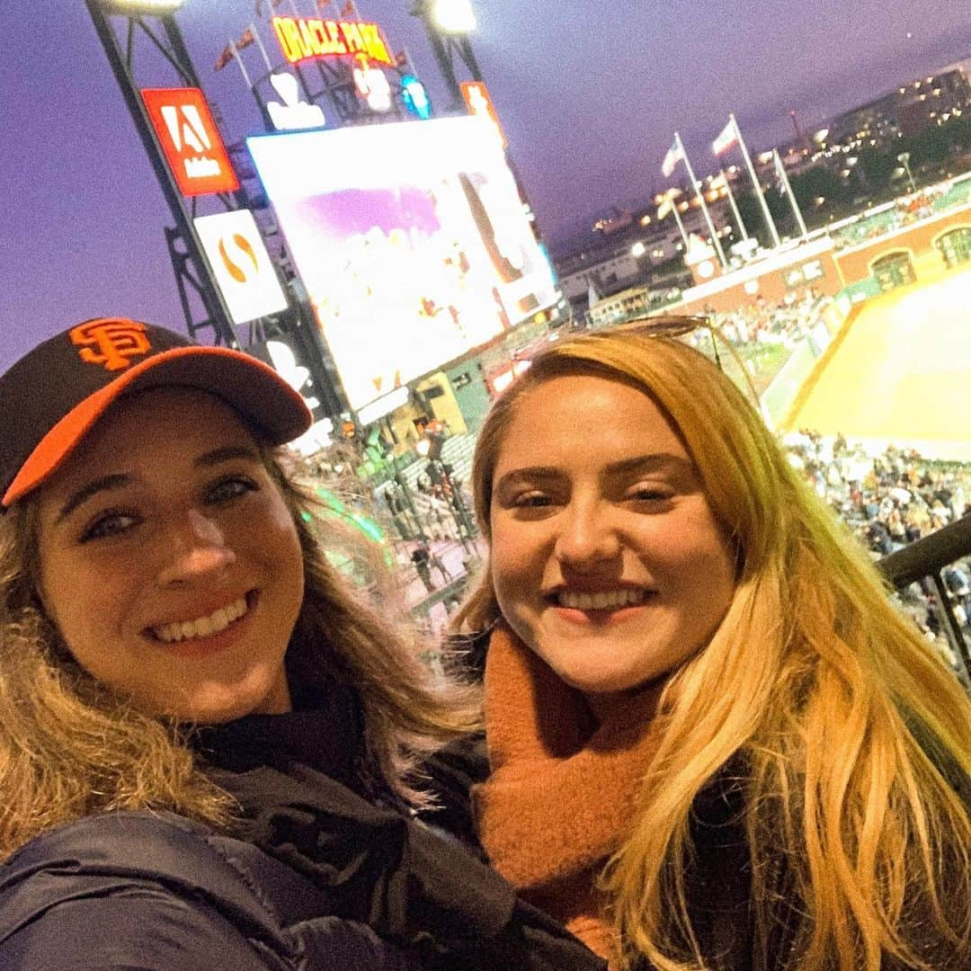 Elliana Shayna Pogrebinskyさんのインスタグラム写真 - (Elliana Shayna PogrebinskyInstagram)「The Jews take over Oracle Park ⚾️」8月28日 22時28分 - elliana_pogrebinsky