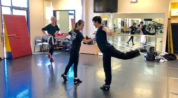 村主章枝さんのインスタグラム写真 - (村主章枝Instagram)「Starting practice with my partner from yesterday #金スマ社交ダンス  #latindance  #socialdance」8月29日 4時05分 - fumie.suguri