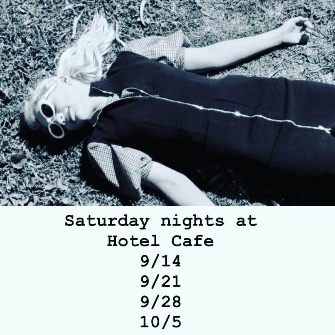 エミリー・キニーさんのインスタグラム写真 - (エミリー・キニーInstagram)「Hi. Do you want to be the first to hear all my new songs for album 4? Come on out to Hotel Cafe this fall on Saturday nights. Every week I’ll have a special guest/friend/fellow musician joining me. 💫💛 Link in stories.」8月29日 4時01分 - emmykinney