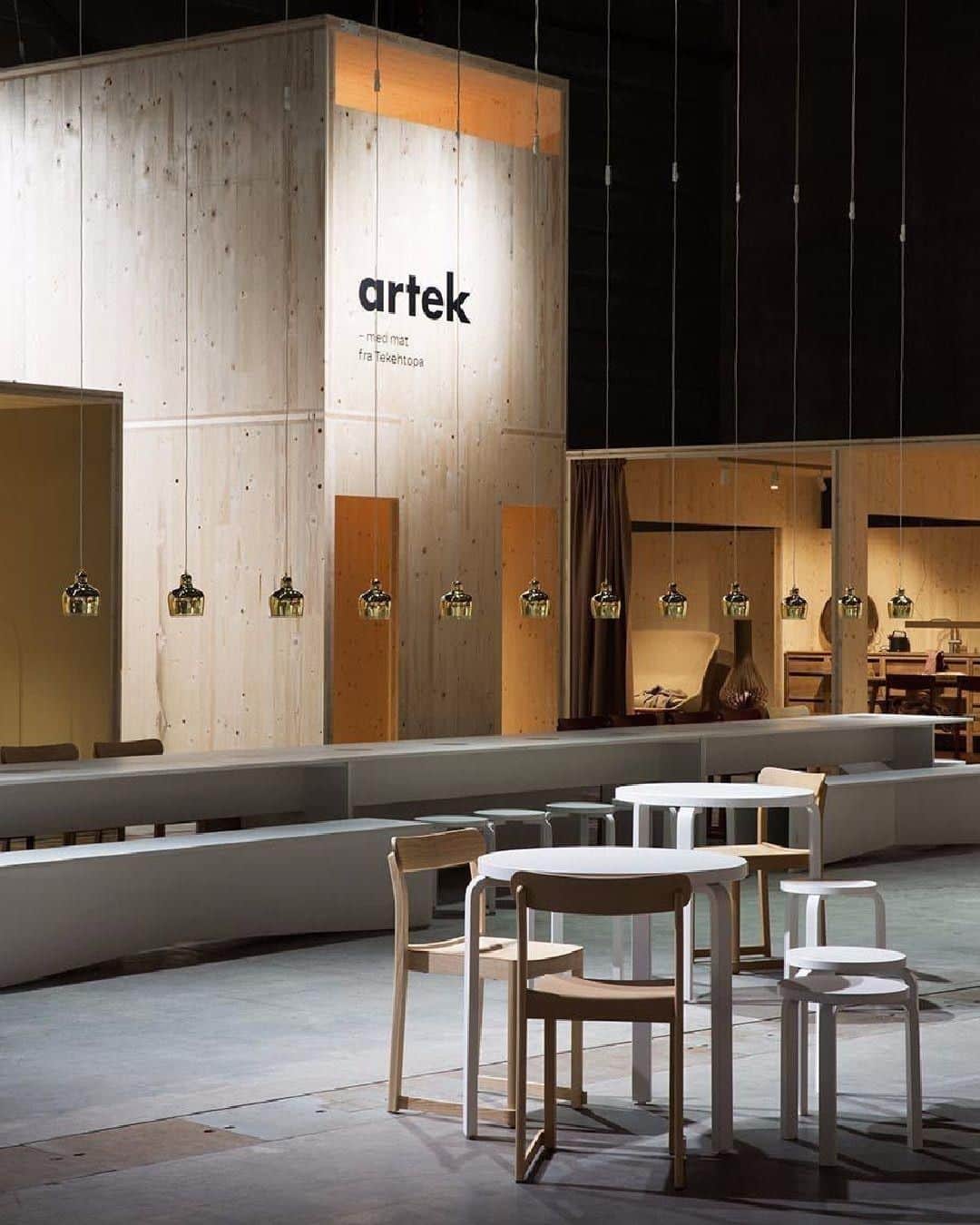 Artekさんのインスタグラム写真 - (ArtekInstagram)「Artek has partnered with @oslodesignfair to create a café for its 2019 edition, themed “Re-think”, running 28-30 August. Furnished with classics that have stood the test of time: Alvar Aalto tables, Stool 60s and A330S “Golden Bell” pendant lights,  the café also features the new Atelier Chair, designed by TAF studio for the re-opening of Stockholm’s Nationalmuseum in October 2018.  Photo: Inger Marie Grini #oslodesignfair #artek #rethink #cafe #atelierchair #aalto」8月28日 22時40分 - artekglobal