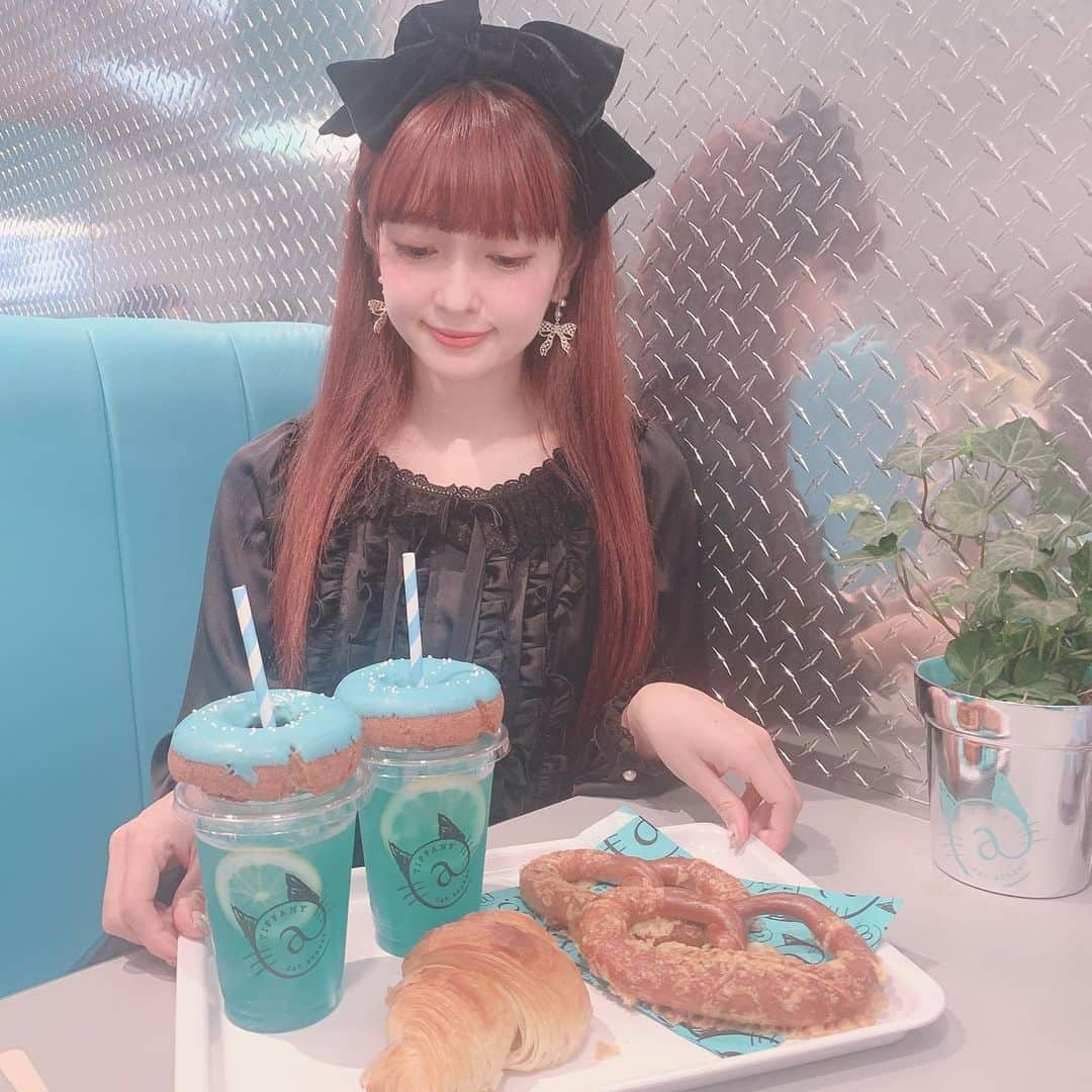 青木美沙子さんのインスタグラム写真 - (青木美沙子Instagram)「原宿キャットストリートにある #tiffanycafe  に行きました💓 ずっと気になっていたカフェ🍰 ティファニーカラーかわいい💕 #tiffany #tiffanycafe #原宿#キャットストリート#美沙子のお茶会」8月28日 22時58分 - misakoaoki