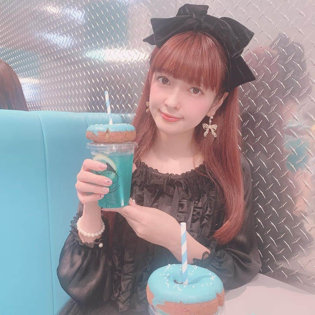 青木美沙子さんのインスタグラム写真 - (青木美沙子Instagram)「原宿キャットストリートにある #tiffanycafe  に行きました💓 ずっと気になっていたカフェ🍰 ティファニーカラーかわいい💕 #tiffany #tiffanycafe #原宿#キャットストリート#美沙子のお茶会」8月28日 22時58分 - misakoaoki