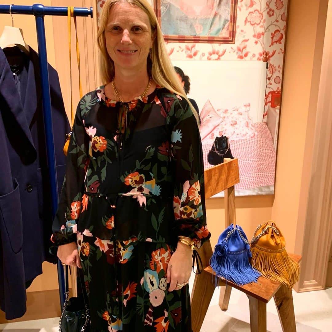 Apparel-web.comさんのインスタグラム写真 - (Apparel-web.comInstagram)「J&M DAVIDSON が、新クリエイティブ・ディレクターに就任したケイティ・ヒリヤーのコンセプトにより、日本旗艦店となる青山店をリニューアルいたしました。ケイティ本人も来日。 #jandmdavidson #KatieHillier #fashion #bag #shoes #aiyama #tokyo #ジェイアンドエムデヴィッドソン #ファッション #青山 #東京 @jandmdavidson」8月28日 22時58分 - apparelweb