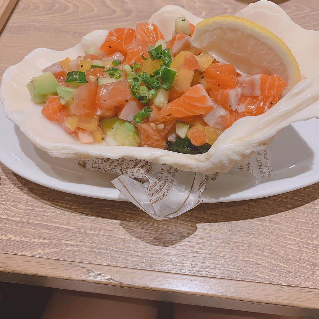 平田詩奈さんのインスタグラム写真 - (平田詩奈Instagram)「﻿ お皿が貝がらで﻿ おしゃれだったよ🐚﻿ ﻿ ﻿」8月28日 22時56分 - shiina__0822
