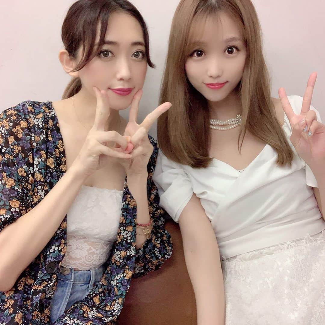 MIAKAさんのインスタグラム写真 - (MIAKAInstagram)「夏のライブが終わってしまいました🎐ご来場ありがとうございました🥺 プライベートで着ることはなかった浴衣を着てw、バンドセットのライブ！これでROCKしました🎙w めっちゃ楽しかったです☺️ いつも通ってるコンビニのおばちゃんがまた花束を持って来てくれて☺️ 野外ステージも夏っぽくて良きでした🌻 あっとゆう間の2daysライブ終わっちゃったけど、今年も夏の思い出をありがとうございました🎐 #miaka」8月28日 23時06分 - miaka.jp