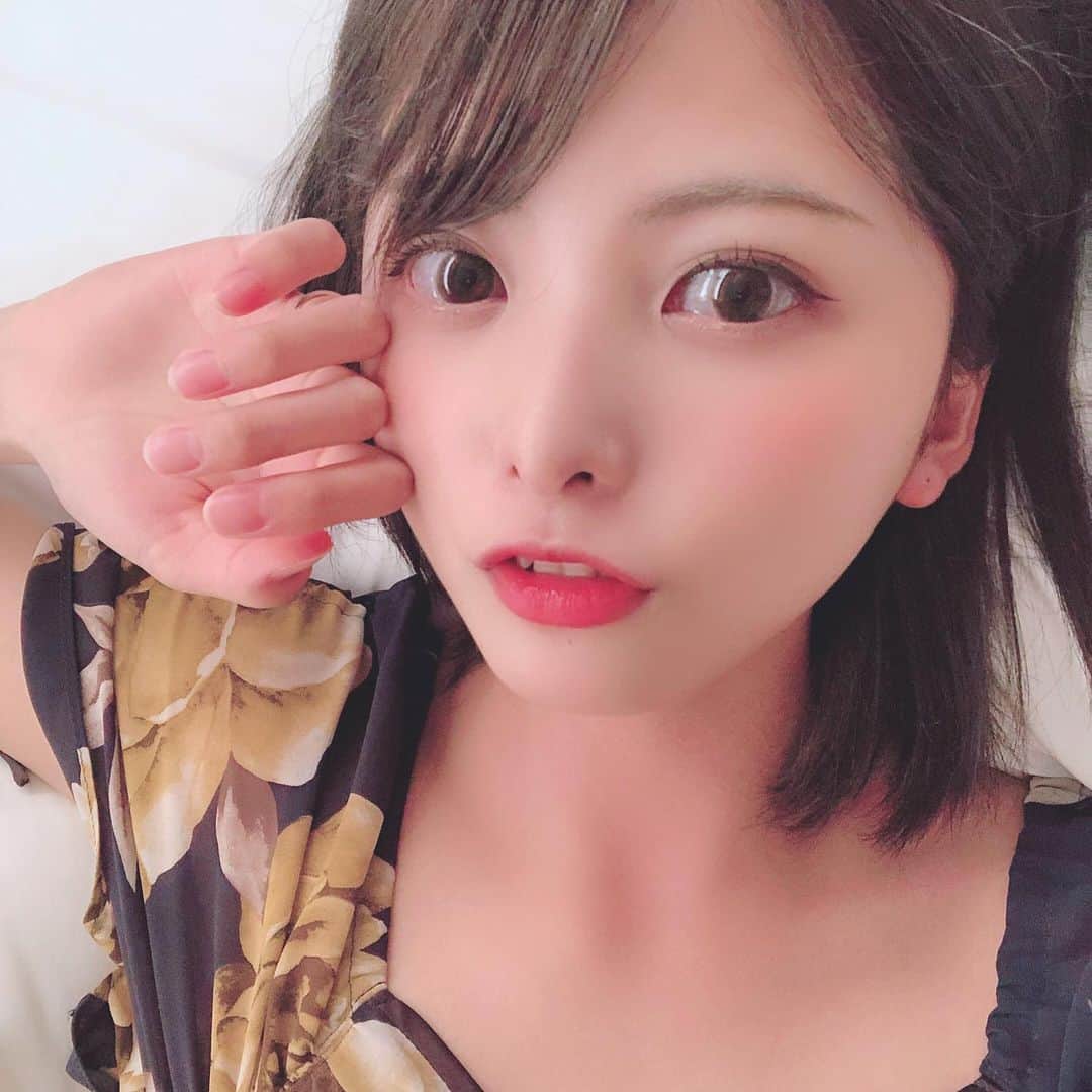岡田栞奈のインスタグラム：「黒髪好評❤️ちゅき❤️ 9月やっとロングになります😘❤️ #黒髪女子 #カムバック #朗報 #清楚にもどるぞ #かんなてぃん」