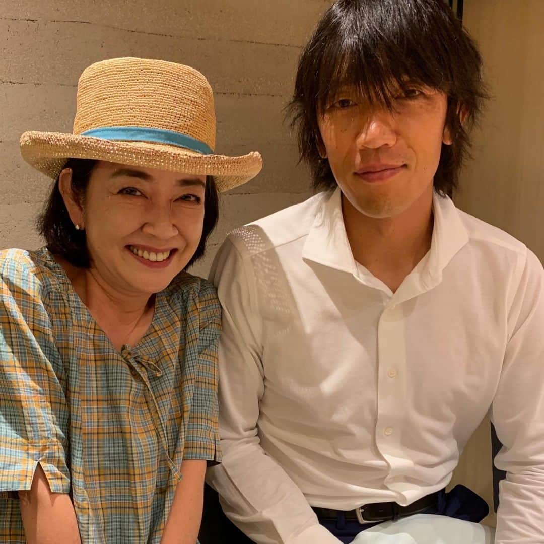 岸本加世子のインスタグラム：「中村俊輔選手とお寿司をご一緒させて頂きました。超いい方で超素敵でした！❤️#中村俊輔#寿司おのでら」