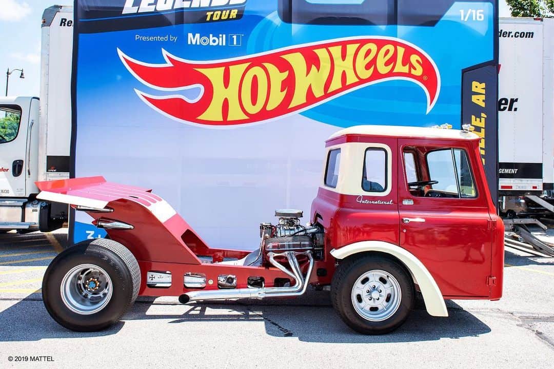 Hot Wheelsさんのインスタグラム写真 - (Hot WheelsInstagram)「What a RIDE! We’re officially halfway through the Hot Wheels Legends Tour, and we can’t get enough of the creativity, authenticity, and garage spirit our participants have put into ALL of these custom cars 🔥 Swipe for a peek at the iconic rides that are well on their way to becoming an official Hot Wheels die-cast legend, and onto the second half of the tour! 🙌🏻🏎」8月29日 0時00分 - hotwheelsofficial