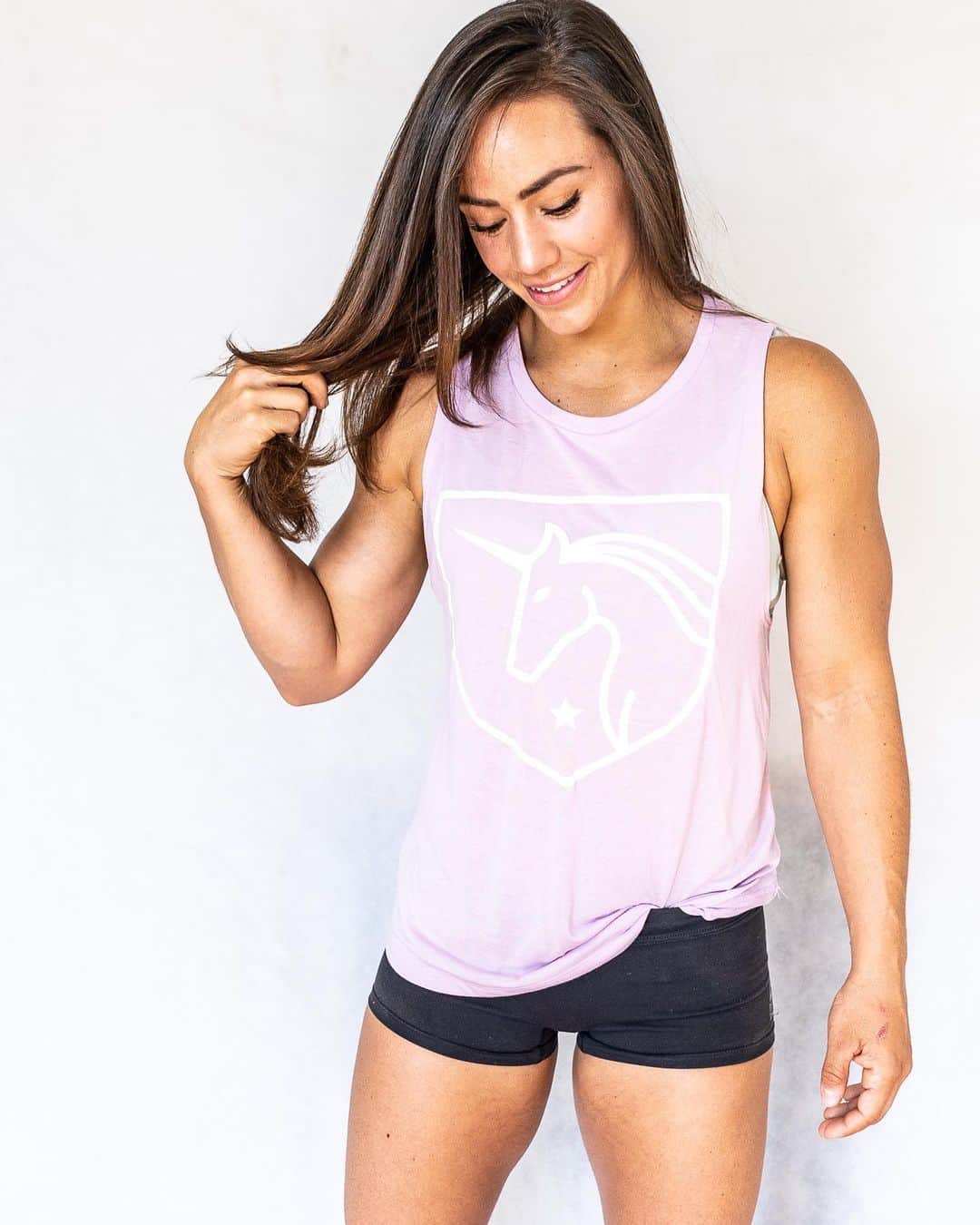 Camille Leblanc-Bazinetさんのインスタグラム写真 - (Camille Leblanc-BazinetInstagram)「Happy hump day!!! Attack today like it’s Monday 🙌🏽⭐️ 🐪 🌴 “  So in love with this tank top!!! I really believe that cute outfit makes you at least 10% fitter ... it’s science 🤪⭐️ Who agrees with me 👋?? @feroce_fitness_ “  Military Law-enforcement  Fire fighter (paramedics) Nurse  Student  Discount Code : MLFNS “  We reserve ourselves the right to ask for a proof and to charge you the rightful amount 🙌🏽⭐️ “  #ferocefitness #fitness #lookcute #feelgood #lookgood #extragain #withcuteoutfit」8月28日 23時54分 - camillelbaz