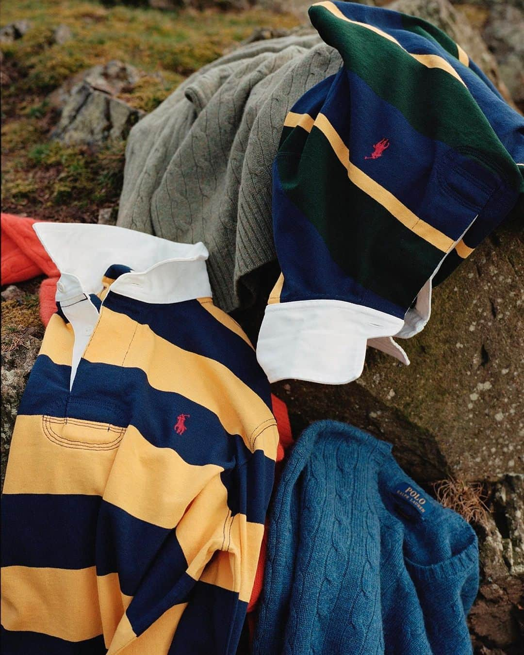 Polo Ralph Laurenさんのインスタグラム写真 - (Polo Ralph LaurenInstagram)「Needed for Fall: the Cashmere Cable-Knit Sweater and the Iconic Rugby Shirts.  Each is a time-honored icon of Polo style — the sweater, with its ultra-soft brushed cashmere, and the rugby, crafted with authentic field-ready details.  Shop fall styles via link in bio.  #PoloRalphLauren #PoloRLStyle」8月28日 23時57分 - poloralphlauren