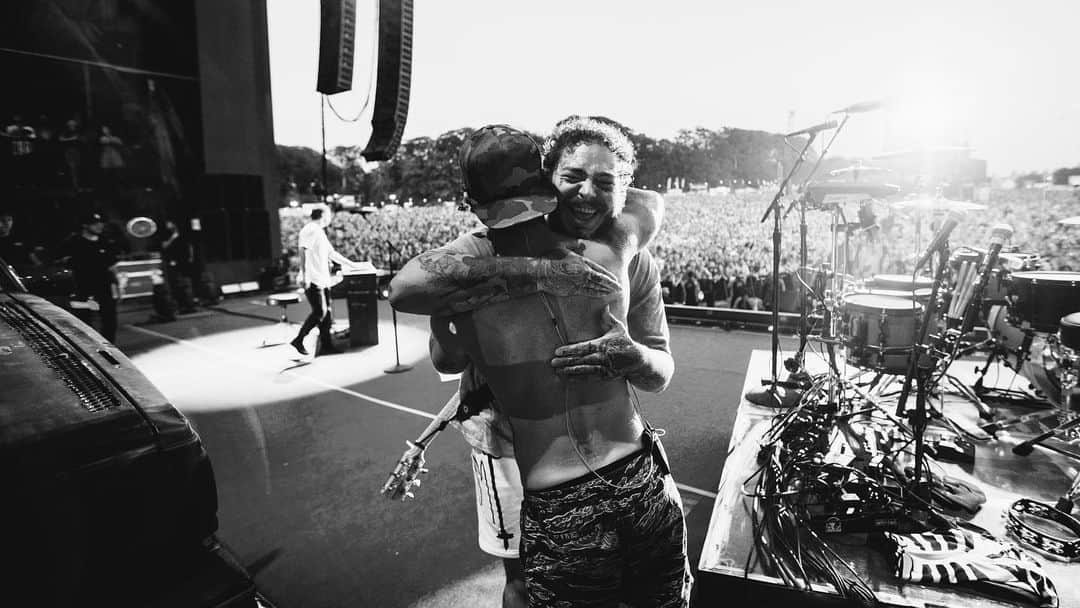 トゥエンティ・ワン・パイロッツのインスタグラム：「thanks for joining us, @postmalone」