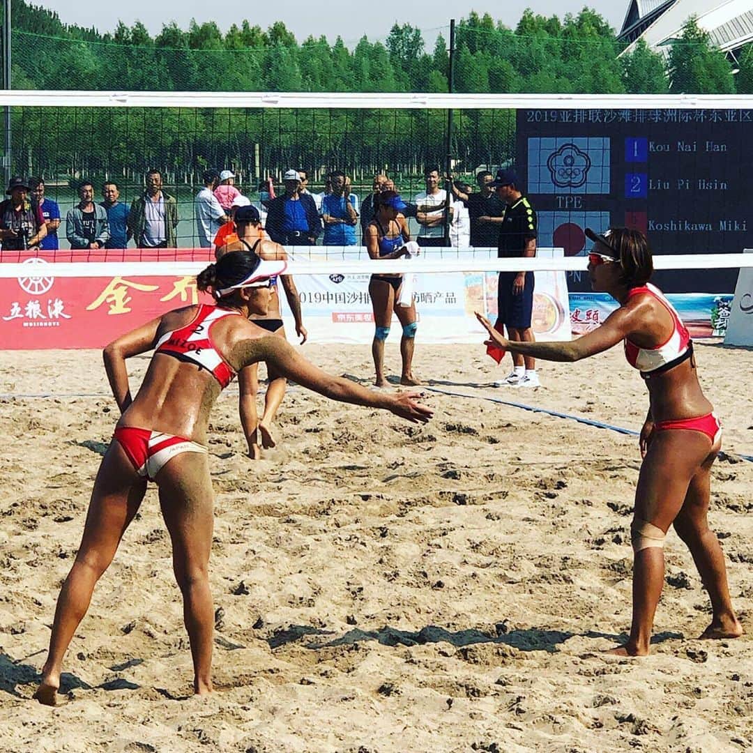 のインスタグラム：「コンチネンタルカップ第1フェーズは準優勝でした。来年行われる第2フェーズに進みます。 サポートしてくれた代表スタッフの皆さん、シンさん・スズ、タケさん・アユさん、応援してくださった皆様、ありがとうございました！そして、一緒に戦ってくれた美樹さん、ありがとうございました！！！ . 日本の第1代表として出場した今大会。期待に応えられず悔しいですが、得たものも多いのでまた日々レベルアップしていけるように頑張ります🔥🔥🔥 #avc #continentalcup #beachvolleyball #teamjapan #japan #roadtotokyo #tokyo2020」