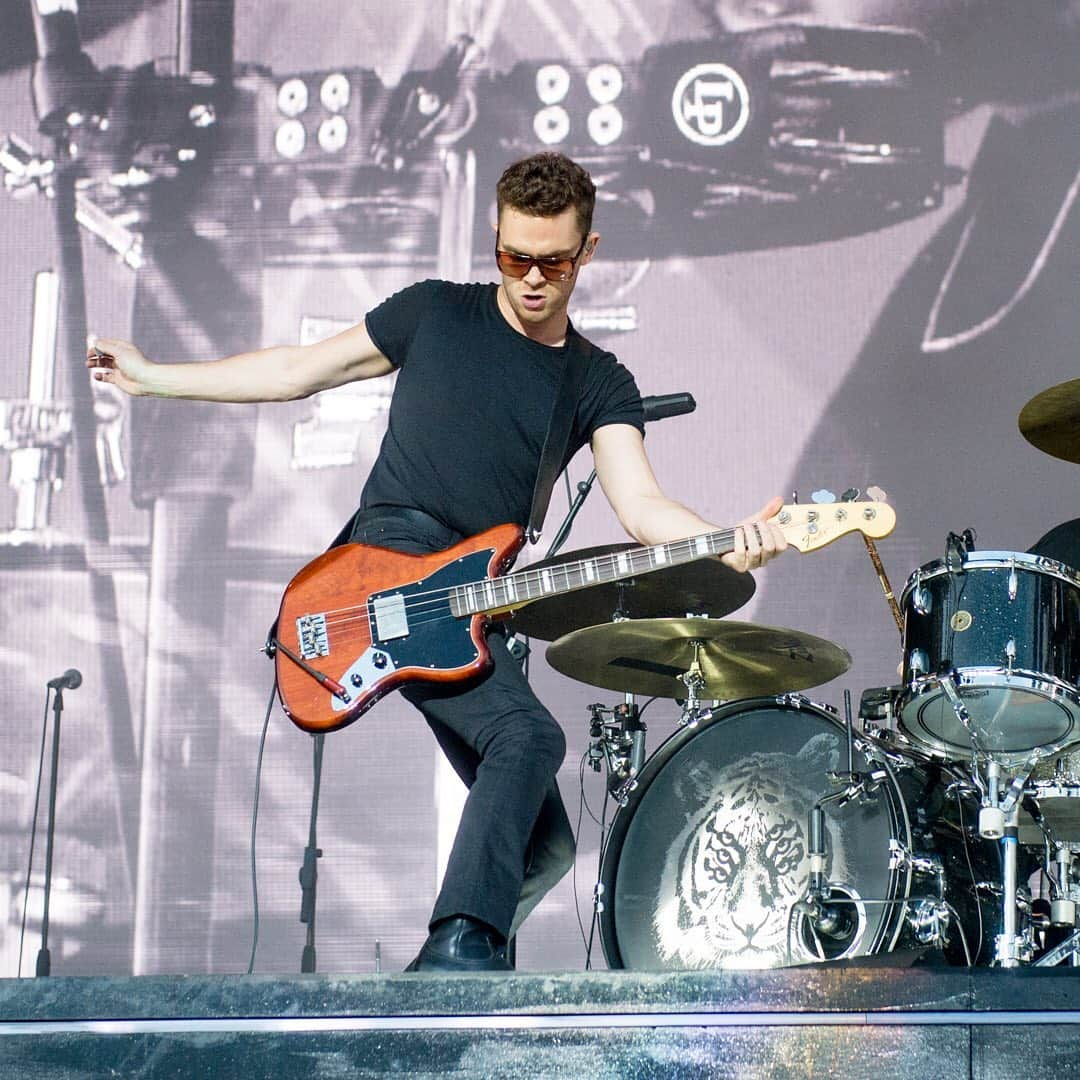 Fender Guitarさんのインスタグラム写真 - (Fender GuitarInstagram)「Leeds Festival was EPIC last weekend!  Also check out our Story Highlights to relive all the action.  @twentyonepilots @andtherattlesnakes @royalblooduk @finneas @foofighters @entershikari @thejapanesehouse @youmeatsixofficial @yungblud @freenationals @officialrandl 📸 - @olliemillington」8月29日 0時52分 - fender