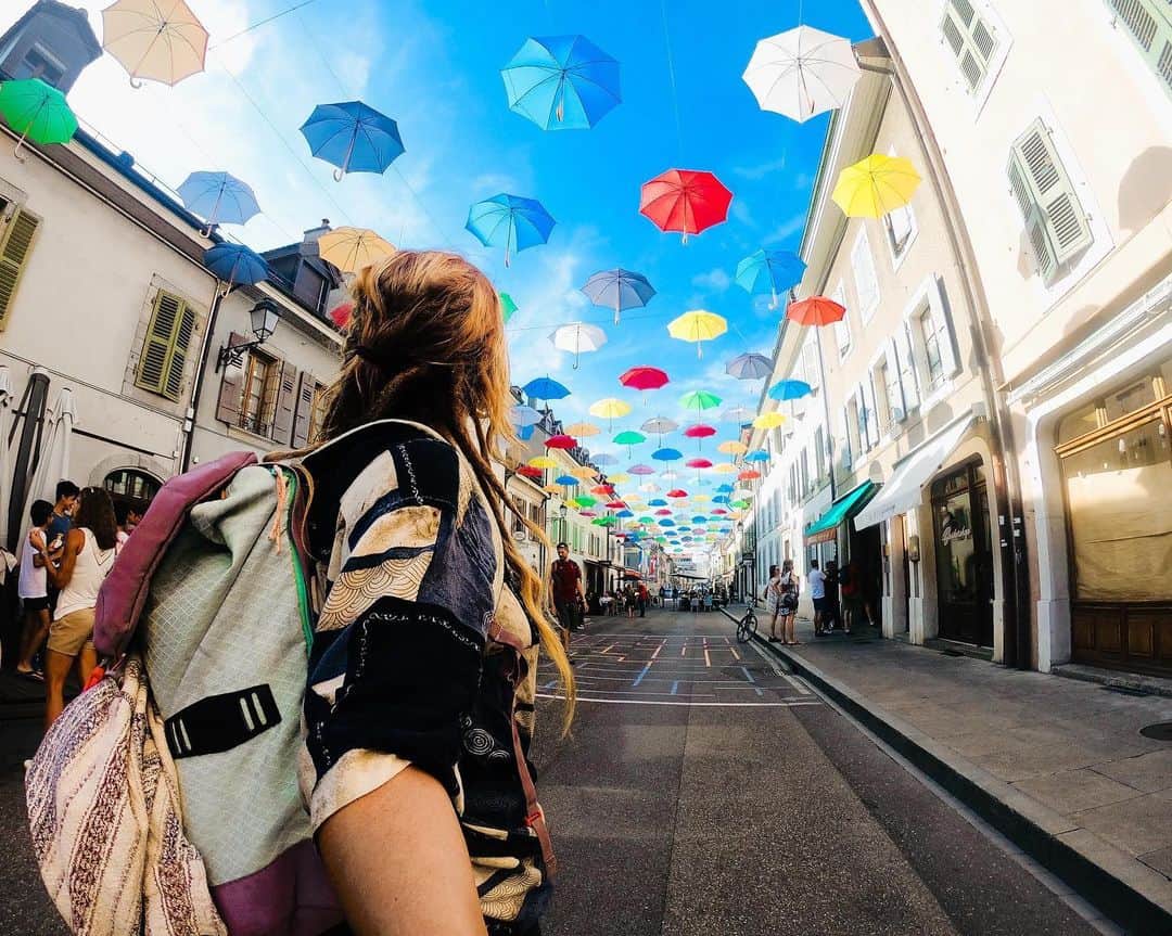 goproさんのインスタグラム写真 - (goproInstagram)「Photo of the Day: Under the umbrellas in #Geneva with @_gypsy.gypsy + #GoProHERO7 Black. ☂ • • • #GoProTravel #GoPro #Switzerland #TravelDreams #Wanderers #DestinationPhotography #wcw」8月29日 0時47分 - gopro