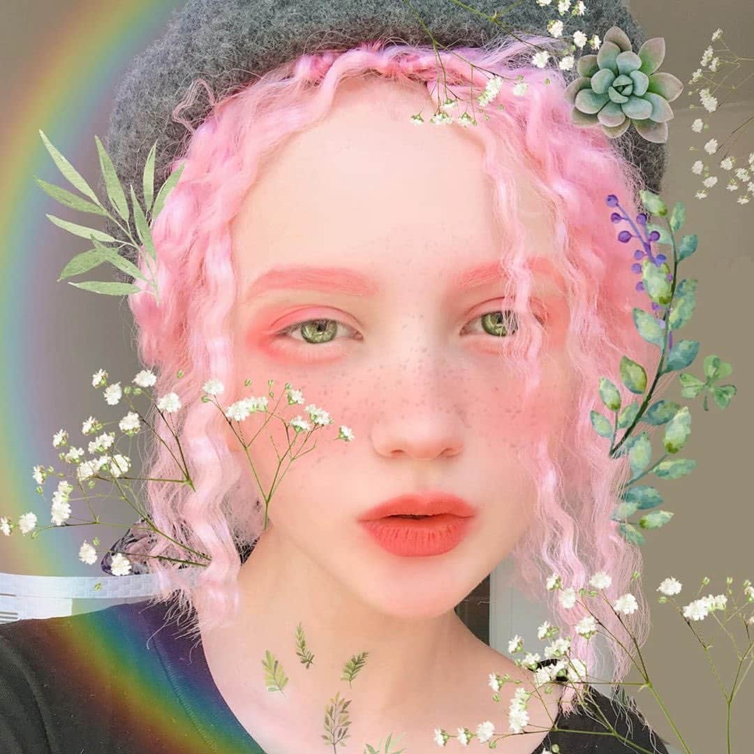 Instagramさんのインスタグラム写真 - (InstagramInstagram)「Twenty-year-old Katie Westwood’s (@katie_westwood) ever-changing appearance is expressed through bright colors, experimental haircuts and a limitless love of nature. 🌸🌿🌼🌱🌺 “I like to convey mood and emotions through photos,” says the artist, model and blogger.⁣ ⁣ Photo illustration by @katie_westwood」8月29日 0時58分 - instagram