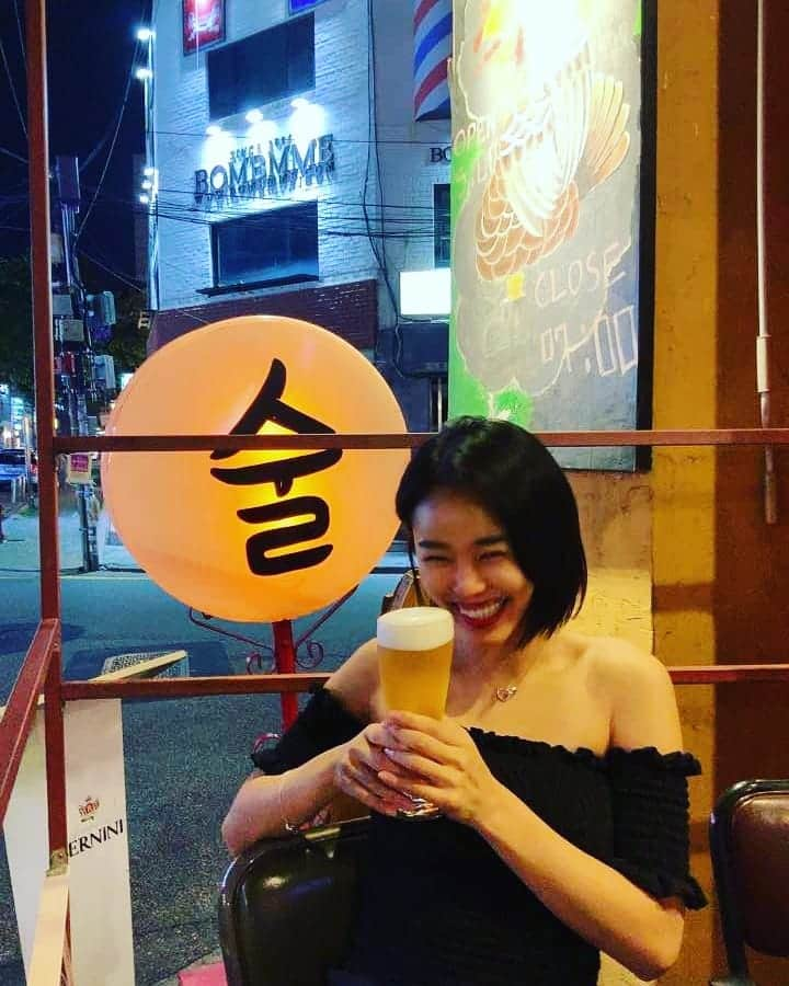 エナ さんのインスタグラム写真 - (エナ Instagram)「소확행🍻 Photoby📸 @hwang__sooyeon #간맥 #합정  #히태산선생님은목욜일에」8月29日 1時53分 - eunkyung.shin